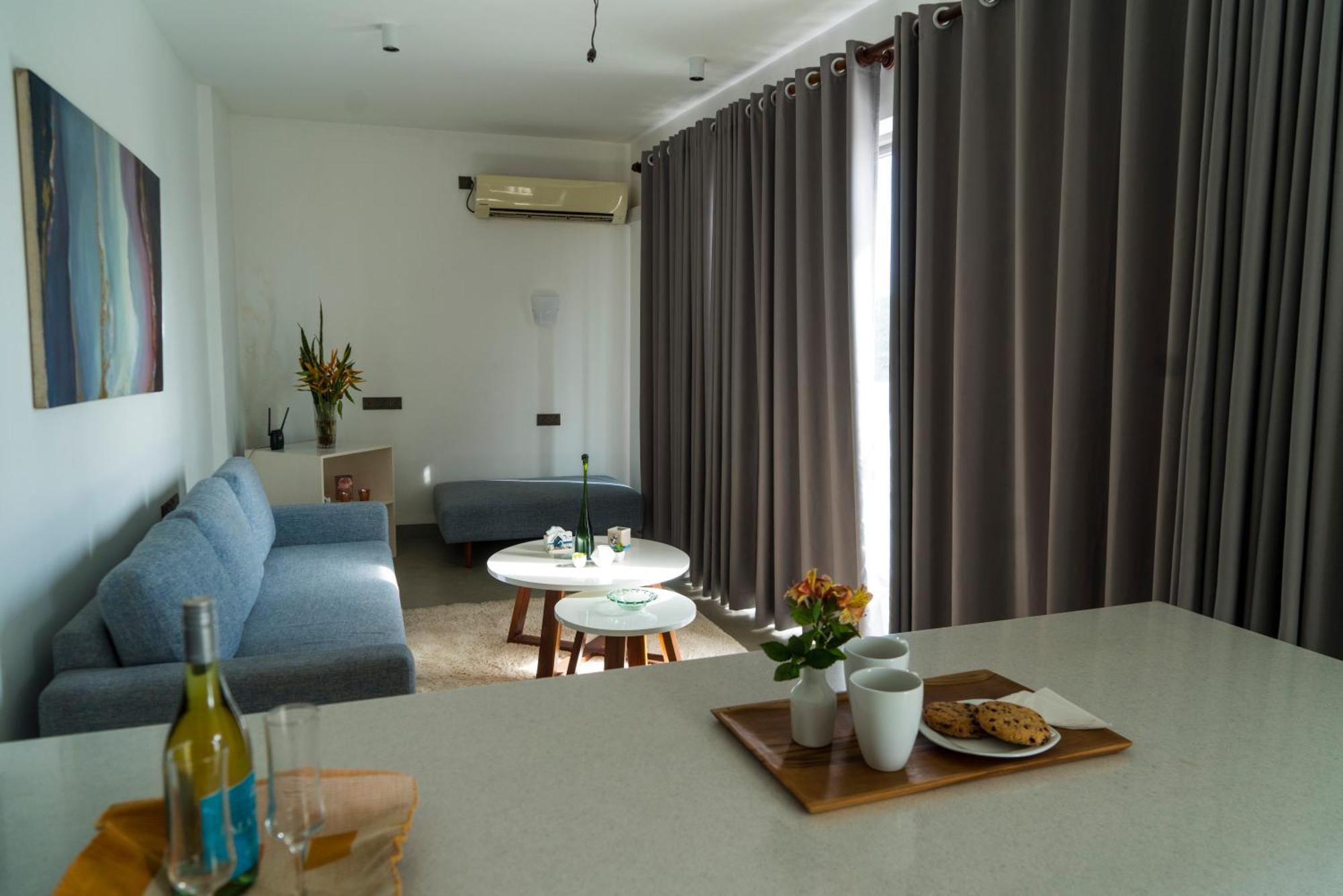 Four Petals Inn Colombo Exteriör bild