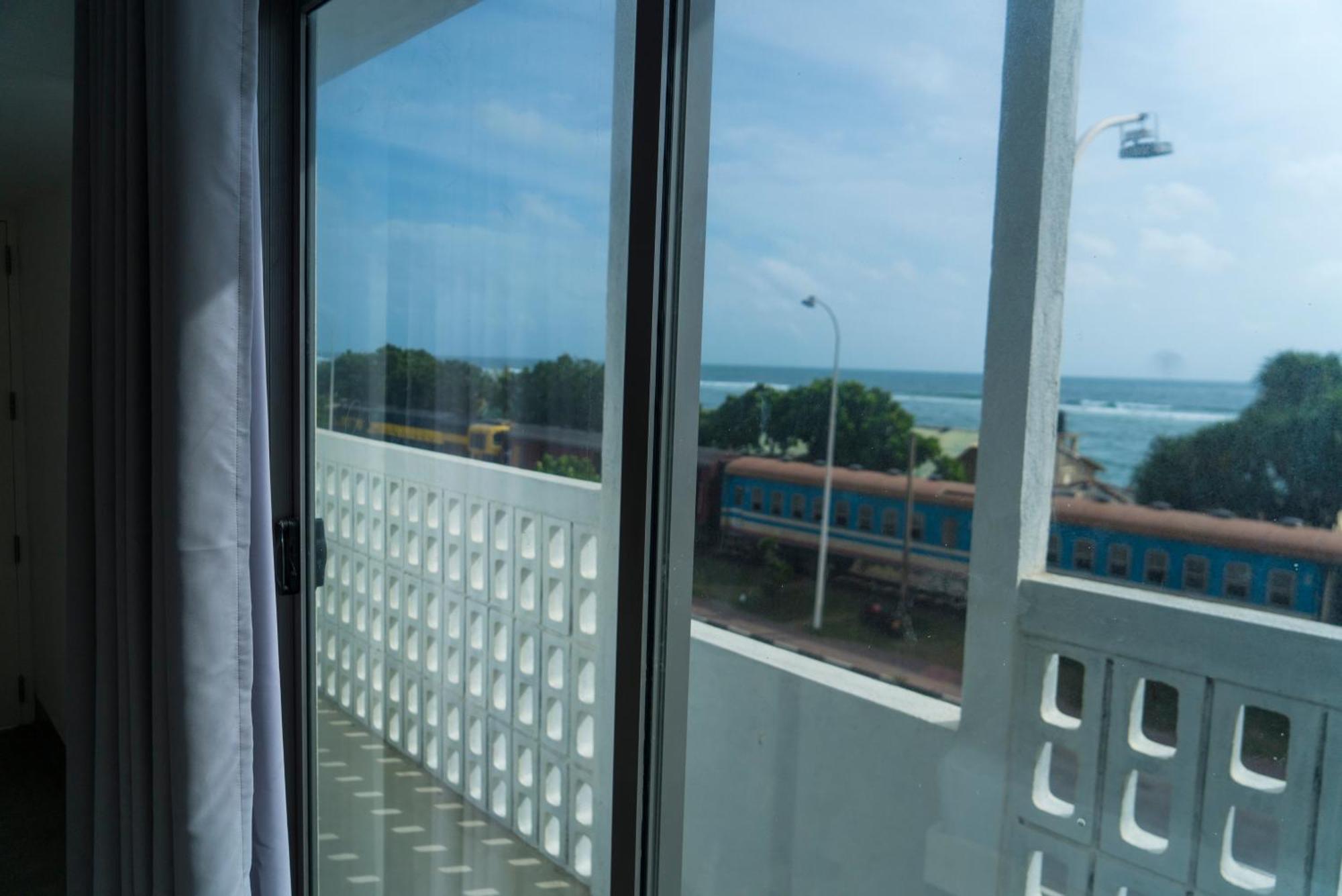 Four Petals Inn Colombo Exteriör bild